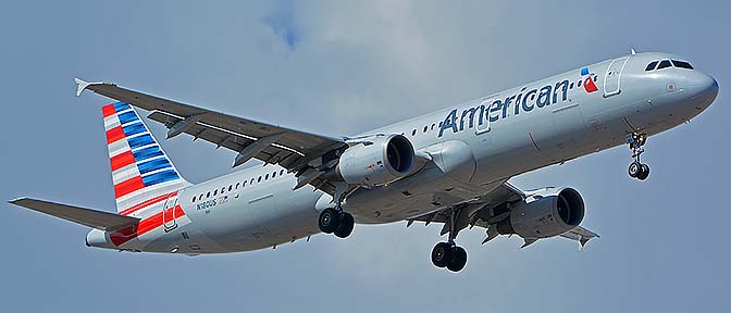 American Airbus A321-211 N180US , Phoenix Sky Harbor, November 3, 2016